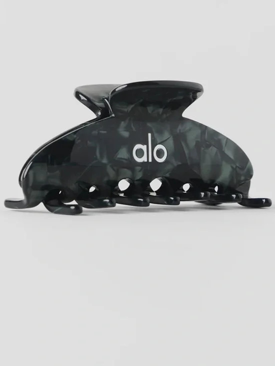 ALO Yoga Marble Resin Claw Clip in Agate - Picture 2 of 4